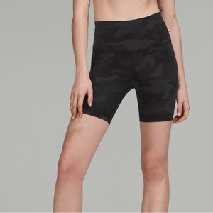 COPY - Lululemon Wunder Train High Rise Short 6” - Heritage Camo Deep Coal, SIZ…